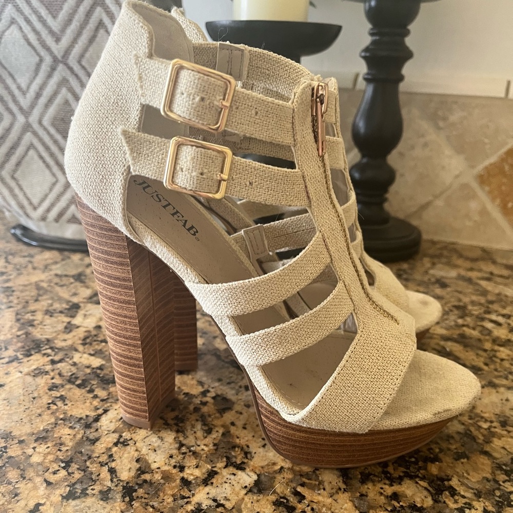 Just Fab cream and gold shoe with thick faux wood heel.